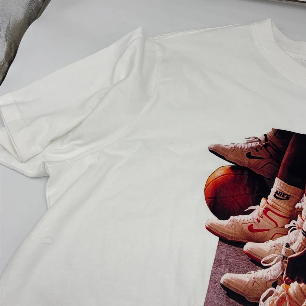 Nike Dri-FIT Short Sleeve Basketball T-Shirt in White